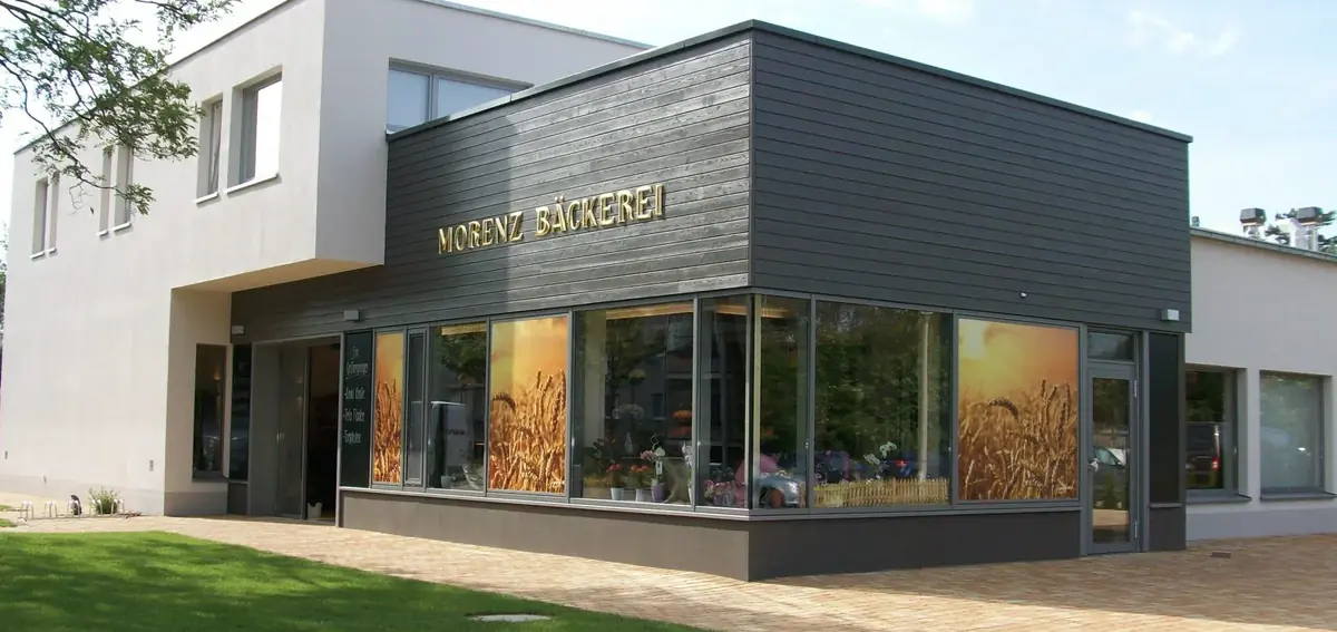 Moderne Holzfassade Gewerbebau
